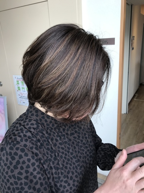 オシャレな白髪染め 育てるハイライト Foris フォーリス 美容室 沼津市 静岡ナビっち